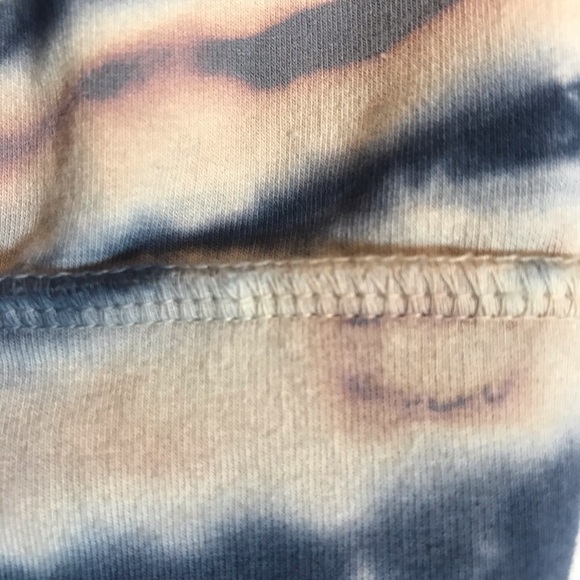 YFB NWOT LS tie dye sweatshirt Med So Soft! - Picture 11 of 12